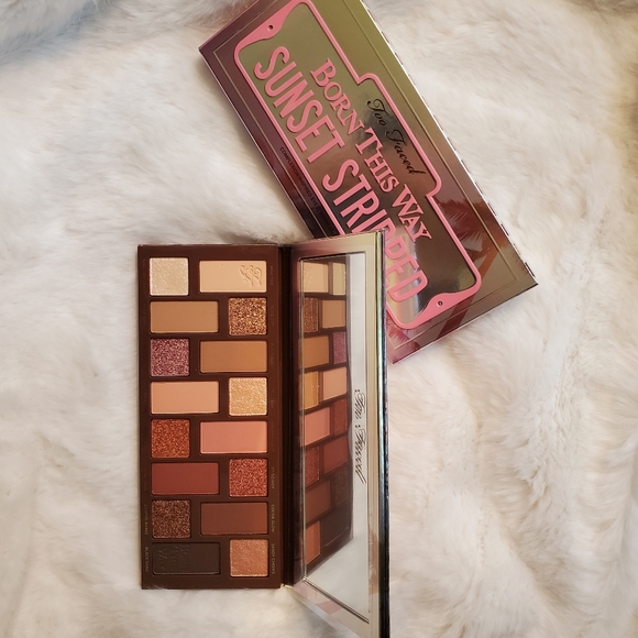 Too Faced Sunset Stripped Palette - Picture 6 of 6